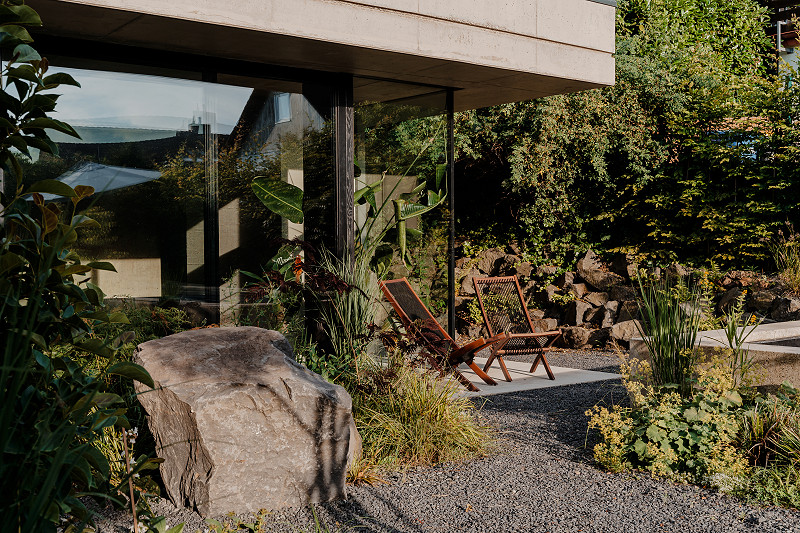 60er Jahre trifft Beton + Glas