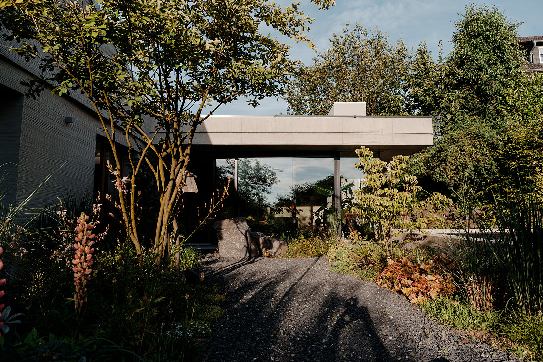 60er Jahre trifft Beton + Glas